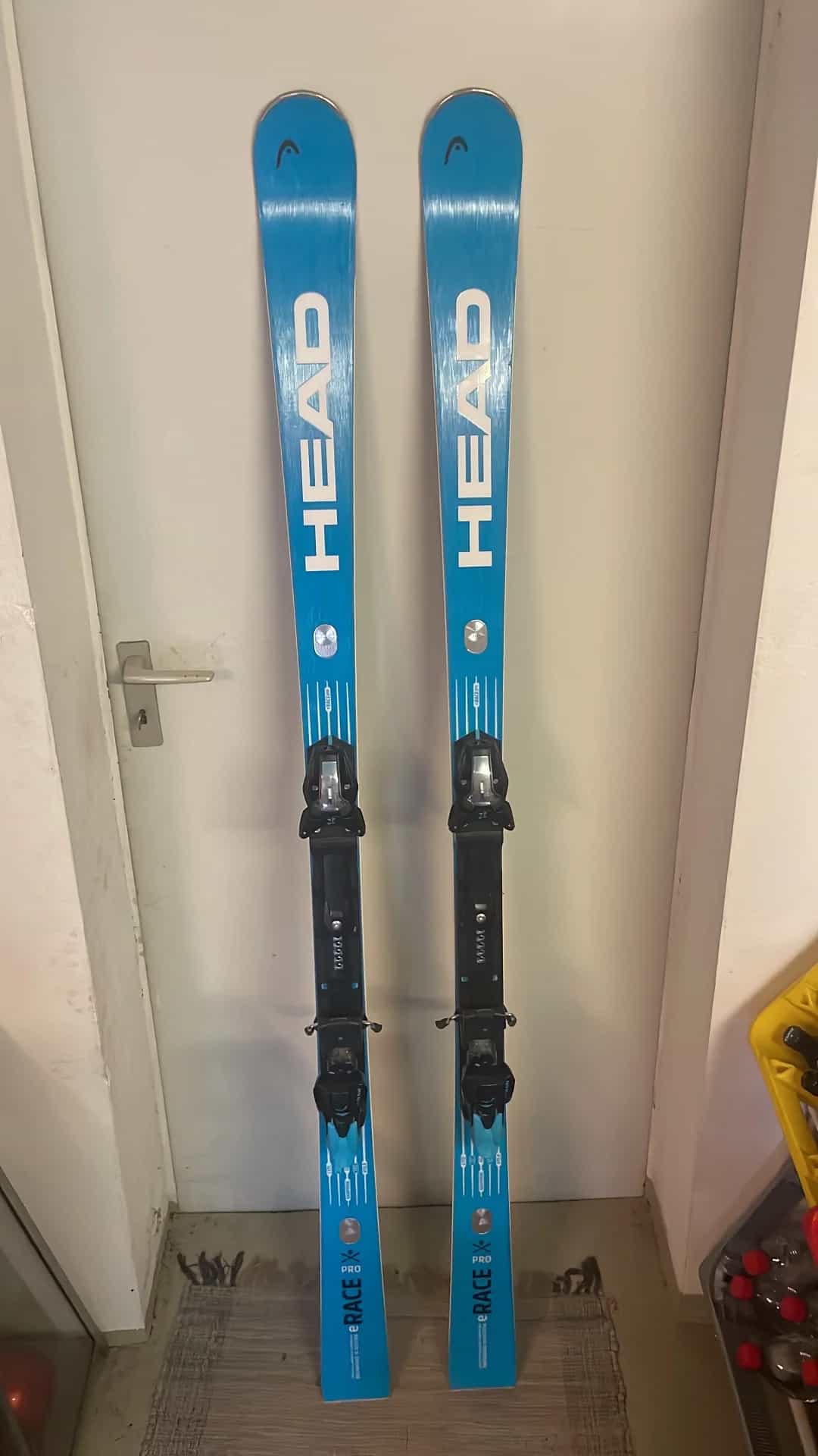 Head Head Worldcup Rebels e-Race Pro